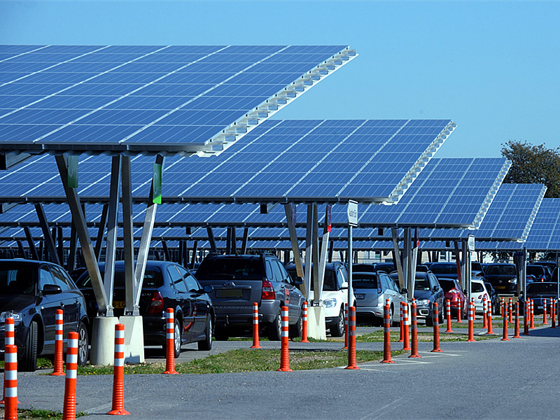 Système de montage solaire de haute qualité Solar Cadre en acier Auvent solaire