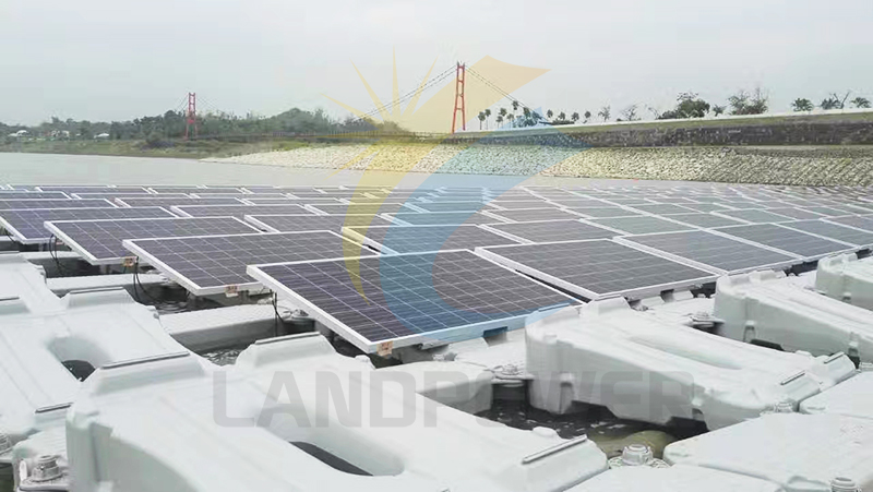 Systèmes de montage solaire flottant