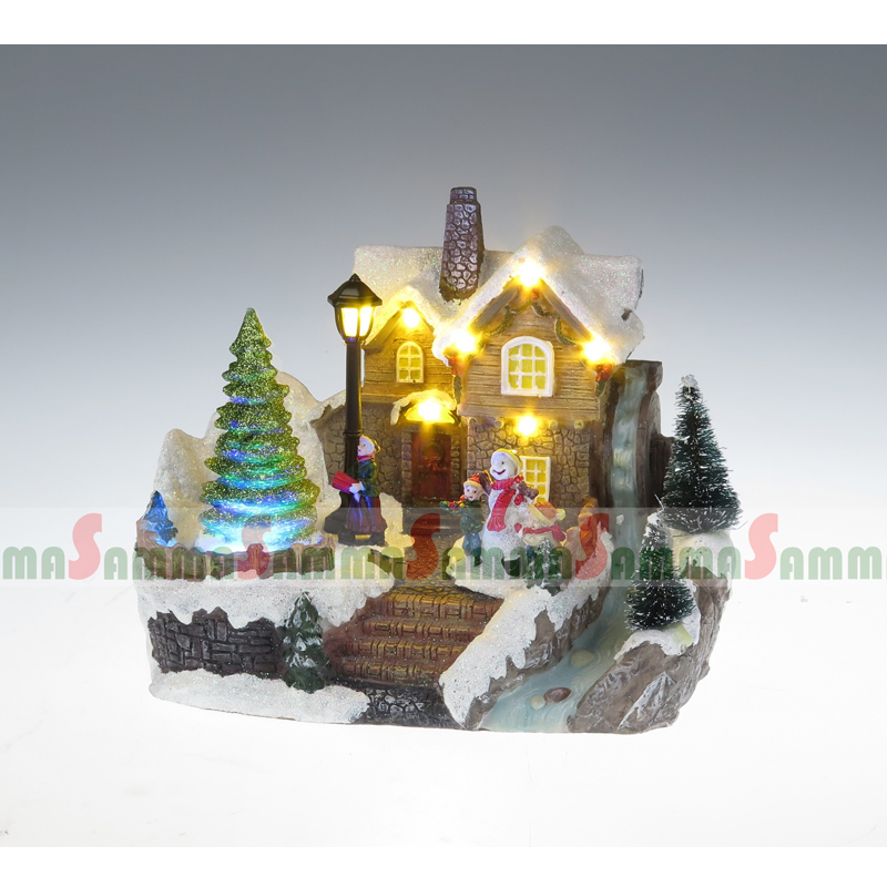 Scène de village de décoration de Noël avec arbre tournant à la lumière LED