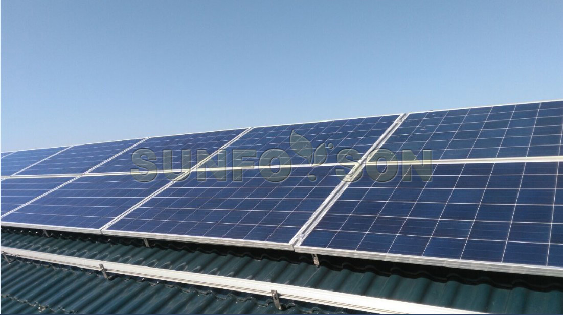 Système de montage solaire sur le toit de tuile
