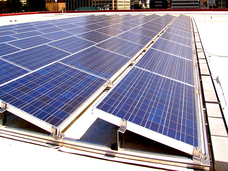 Système de montage solaire à toit plat en béton