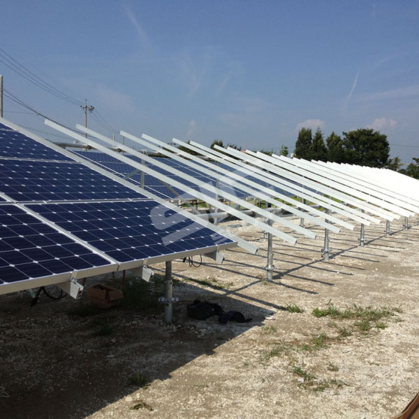Systèmes de montage en panneau solaire solaire en acier